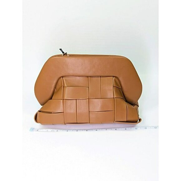 THEMOIRè Tia Women's Flat Toffee Woven Convertible Clutch (MSRP $490) - Picture 8 of 9